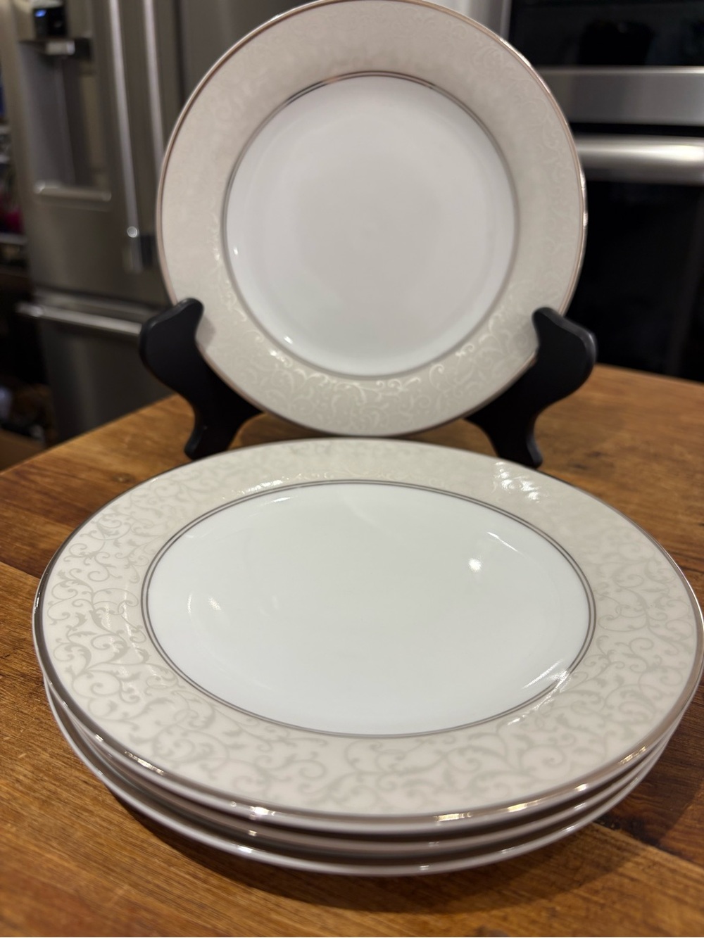 Parchment by Mikasa Elegant Ivory and Silver Bread & Butter Plates